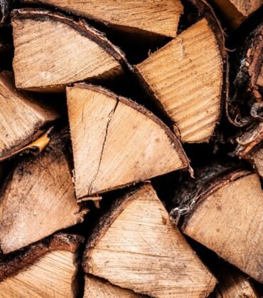 Where to Buy Kiln-Dried Logs & Smokeless Fuel in Sunbury on Thames