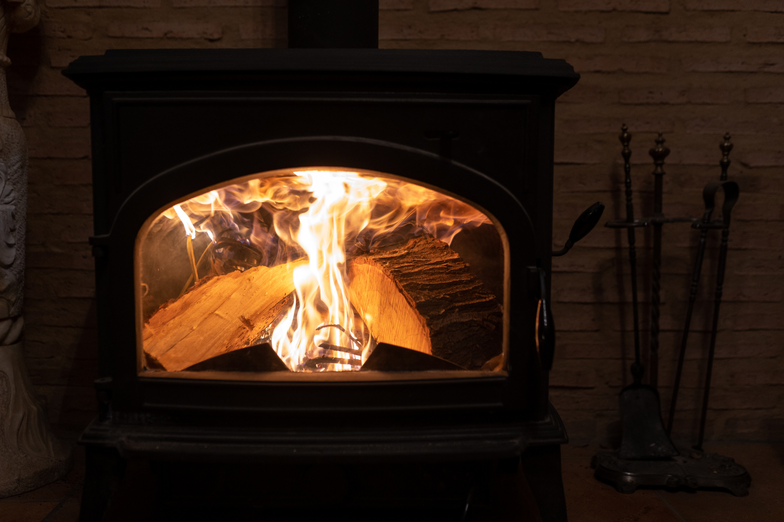 Sustainable Firewood Choices: How to Heat Your Home the Eco-Friendly Way